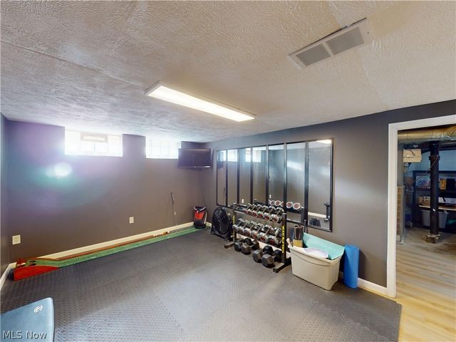 5406 Karen Isle Drive, Willoughby, OH 44094