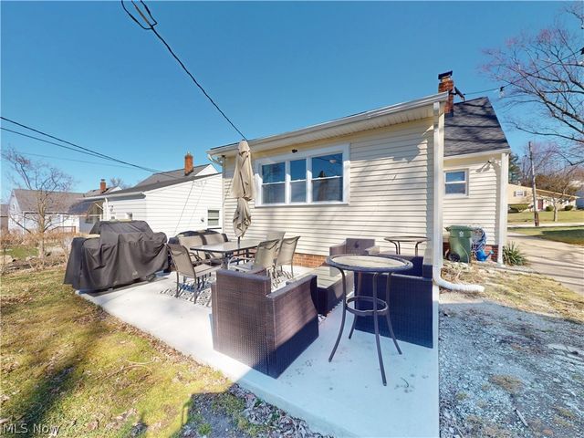 5406 Karen Isle Drive, Willoughby, OH 44094