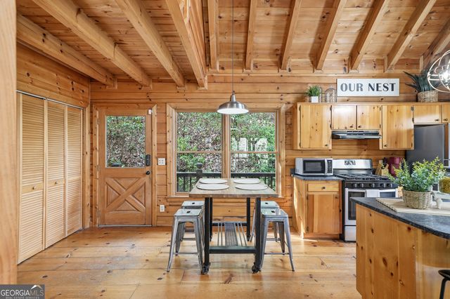 942 Granny Branch Drive, Blue Ridge, GA 30513