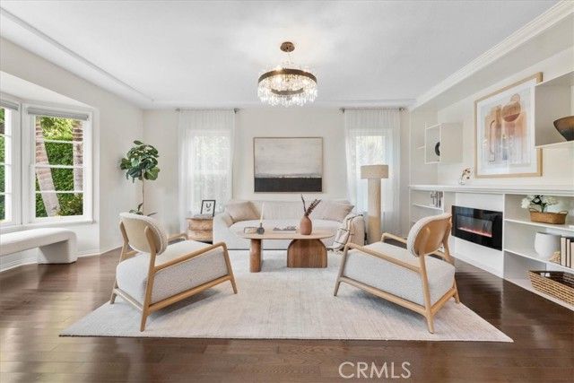 2116 S Cloverdale, Los Angeles, CA 90016