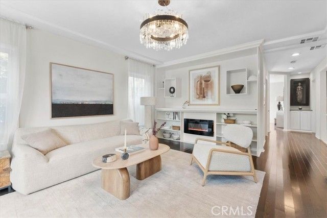 2116 S Cloverdale, Los Angeles, CA 90016