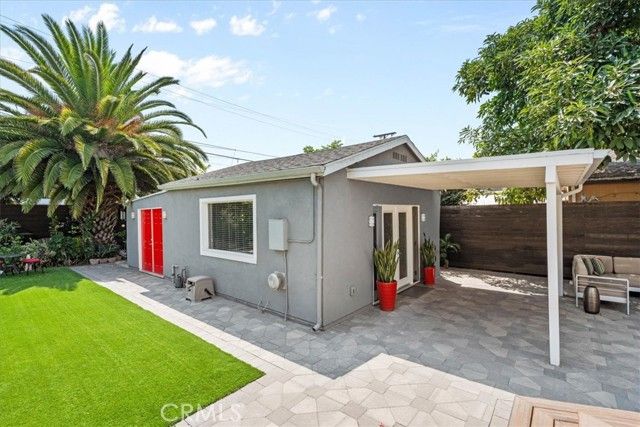 2116 S Cloverdale, Los Angeles, CA 90016