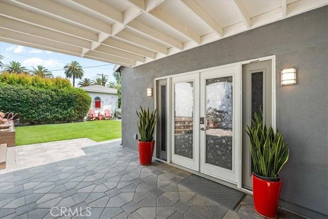 2116 S Cloverdale, Los Angeles, CA 90016