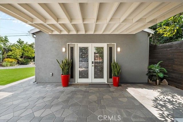 2116 S Cloverdale, Los Angeles, CA 90016