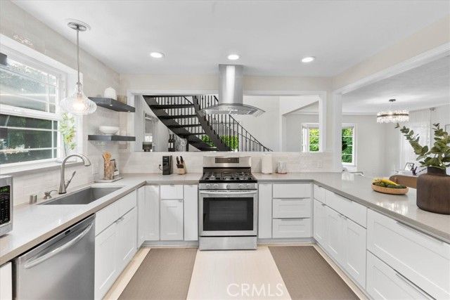 2116 S Cloverdale, Los Angeles, CA 90016