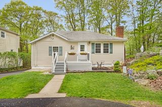 54 Stevens Trl, Hopatcong Boro, NJ 07843