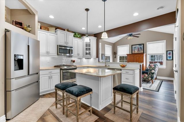 2503 Eloquent Ln, Adams Twp, PA 16059