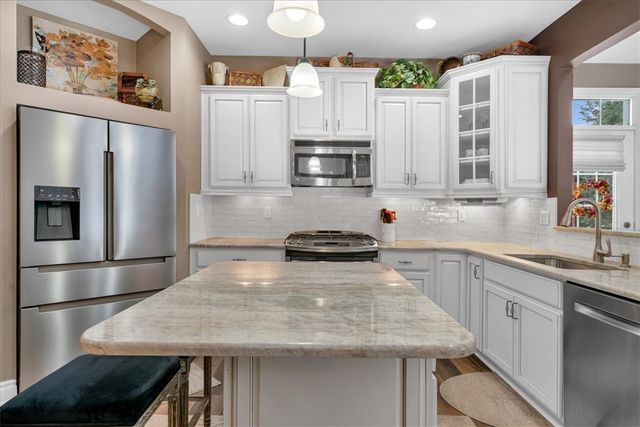 2503 Eloquent Ln, Adams Twp, PA 16059