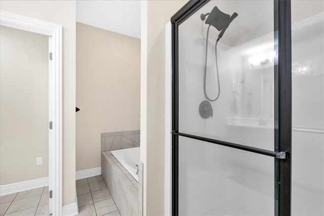 2503 Eloquent Ln, Adams Twp, PA 16059