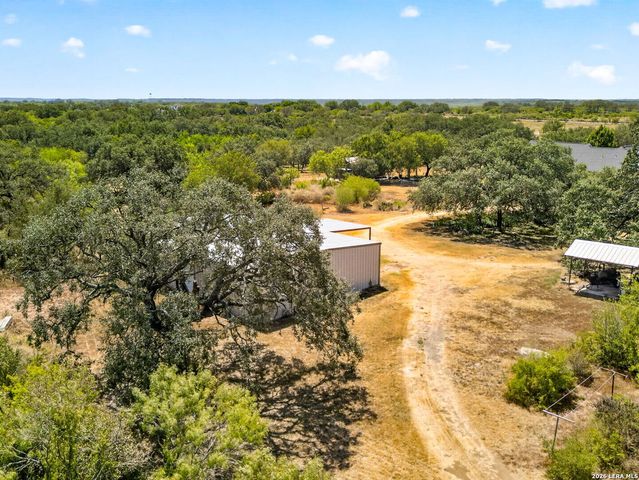 2124 US HIGHWAY 90 W, Castroville, TX 78009