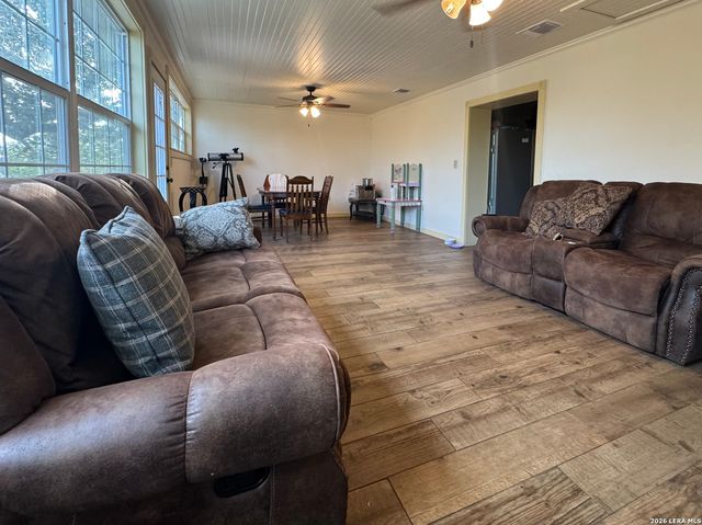 2124 US HIGHWAY 90 W, Castroville, TX 78009