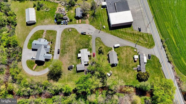 154 W MAPLE GROVE RD, Narvon, PA 17555