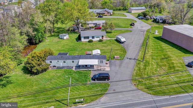 154 W MAPLE GROVE RD, Narvon, PA 17555