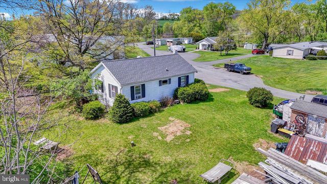 154 W MAPLE GROVE RD, Narvon, PA 17555