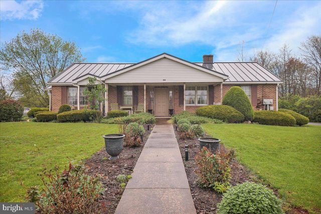 154 W MAPLE GROVE RD, Narvon, PA 17555