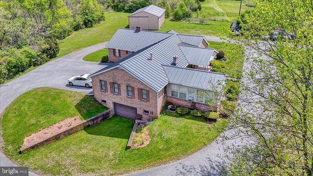 154 W MAPLE GROVE RD, Narvon, PA 17555