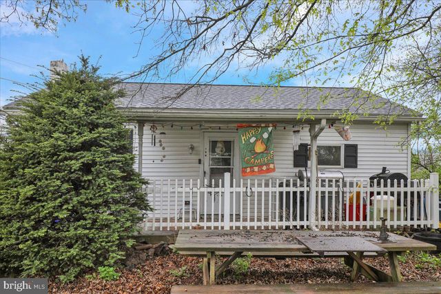 154 W MAPLE GROVE RD, Narvon, PA 17555