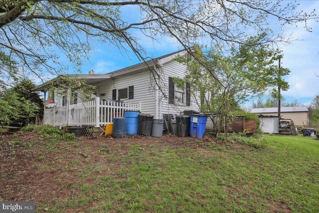 154 W MAPLE GROVE RD, Narvon, PA 17555