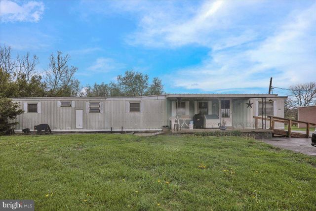 154 W MAPLE GROVE RD, Narvon, PA 17555