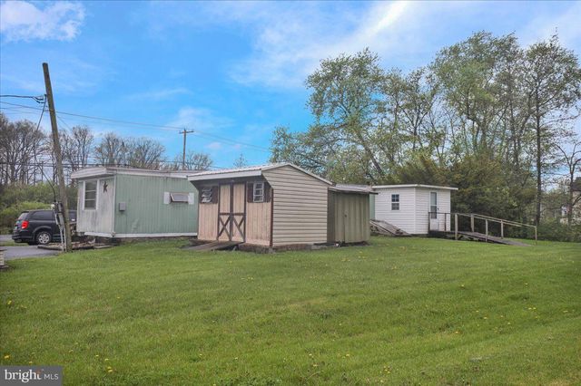 154 W MAPLE GROVE RD, Narvon, PA 17555