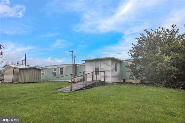 154 W MAPLE GROVE RD, Narvon, PA 17555