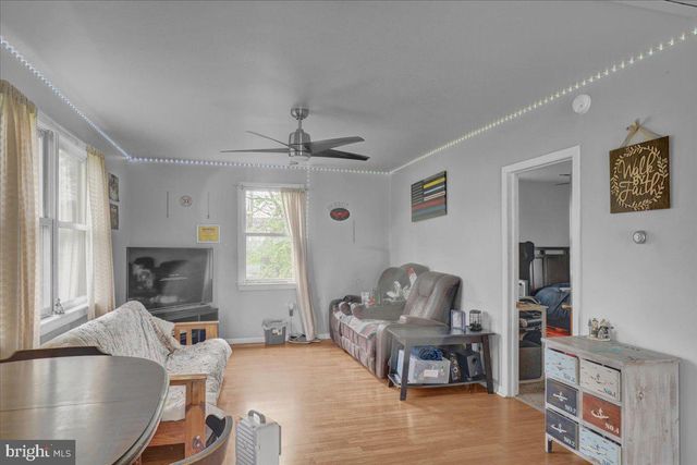 154 W MAPLE GROVE RD, Narvon, PA 17555