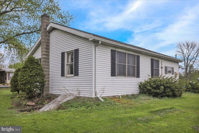 154 W MAPLE GROVE RD, Narvon, PA 17555