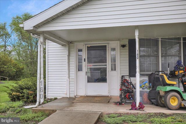 154 W MAPLE GROVE RD, Narvon, PA 17555