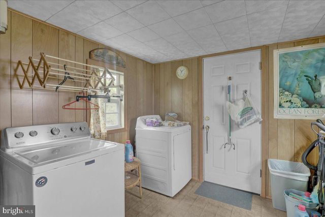 154 W MAPLE GROVE RD, Narvon, PA 17555