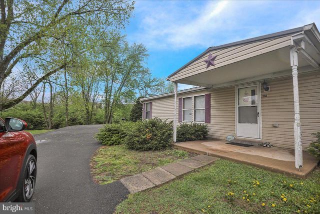 154 W MAPLE GROVE RD, Narvon, PA 17555