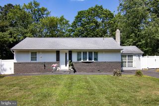 7 LAUFFER LN, Sewell, NJ 08080