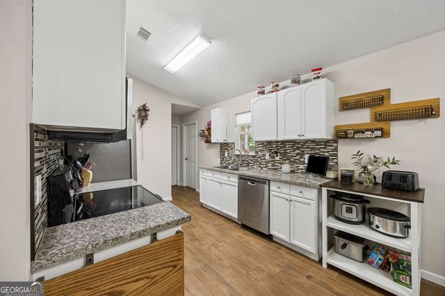 112 Honeysuckle Road, Kingsland, GA 31548