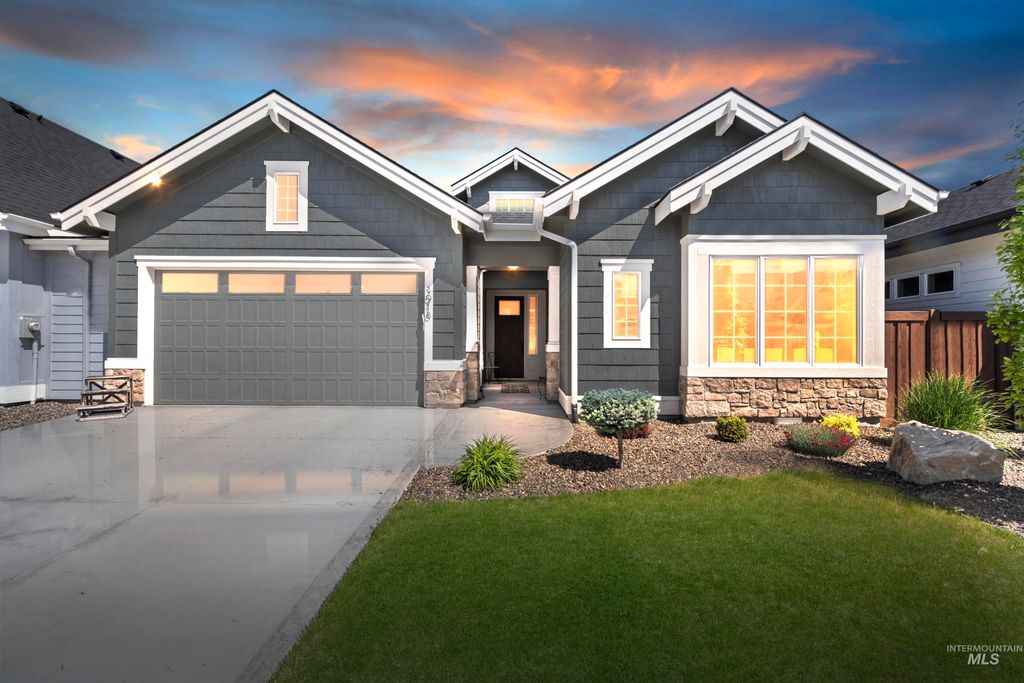 3918 W Silver River Ln, Meridian, ID 83646