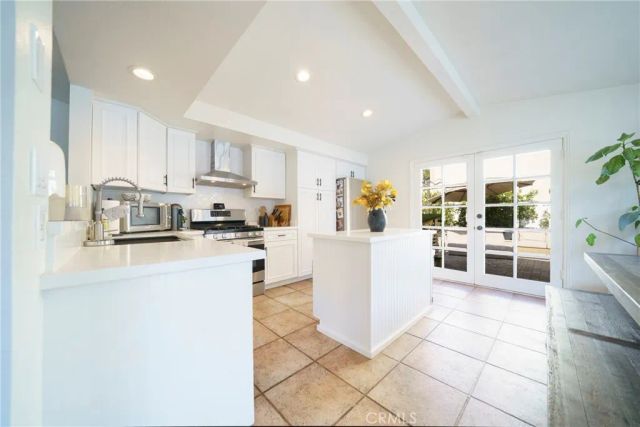 348 Hamilton, Costa Mesa, CA 92627