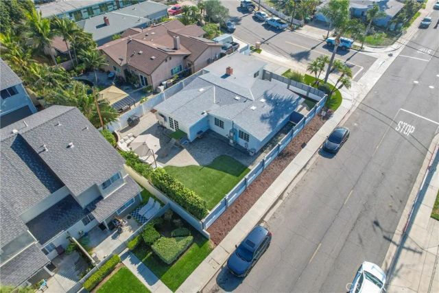 348 Hamilton, Costa Mesa, CA 92627