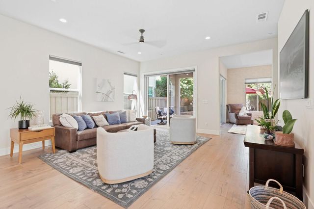 3325 Dullanty Way, Sacramento, CA 95816