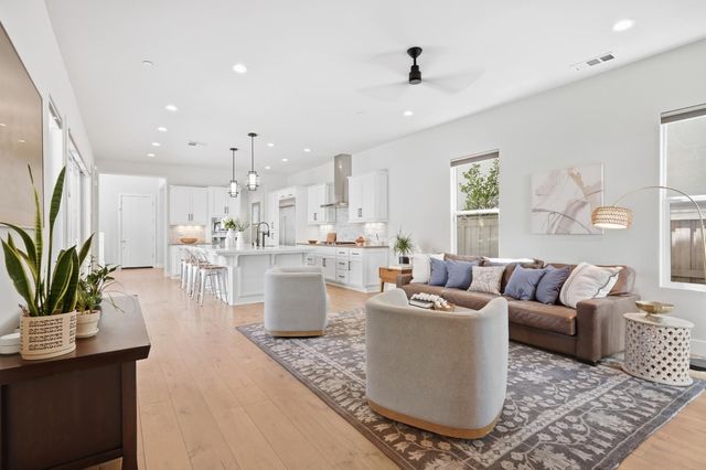 3325 Dullanty Way, Sacramento, CA 95816