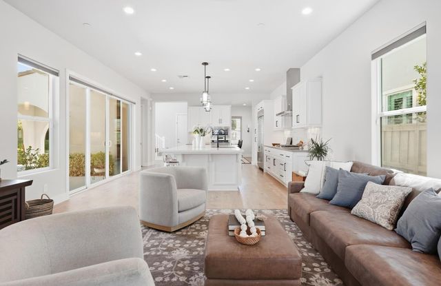 3325 Dullanty Way, Sacramento, CA 95816