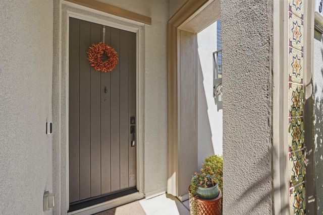 3325 Dullanty Way, Sacramento, CA 95816