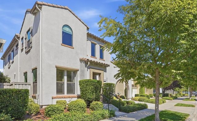 3325 Dullanty Way, Sacramento, CA 95816