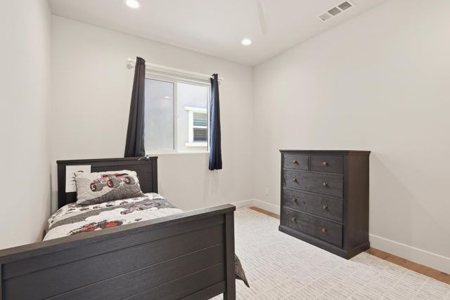 3325 Dullanty Way, Sacramento, CA 95816