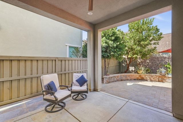 3325 Dullanty Way, Sacramento, CA 95816