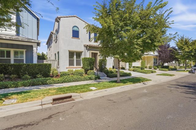 3325 Dullanty Way, Sacramento, CA 95816