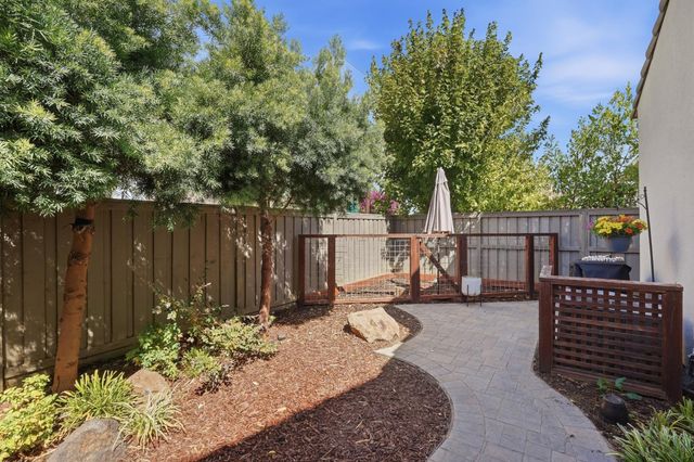 3325 Dullanty Way, Sacramento, CA 95816