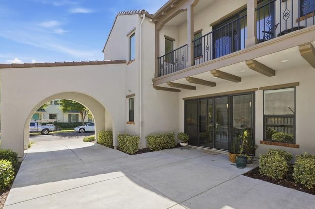 3325 Dullanty Way, Sacramento, CA 95816