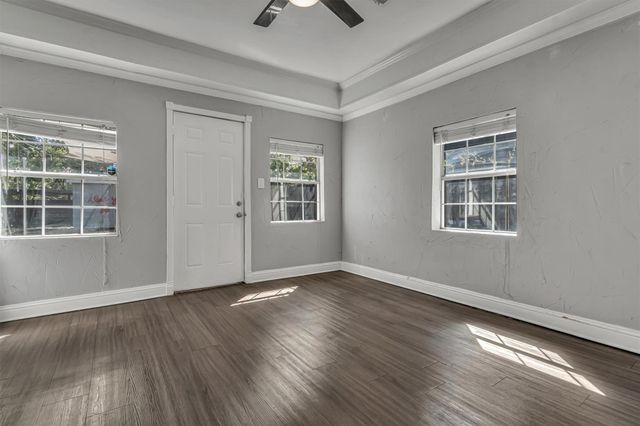 1915 Canterbury ST, Austin, TX 78702