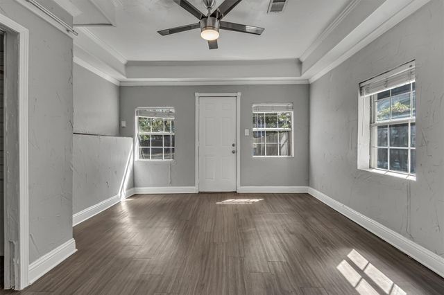 1915 Canterbury ST, Austin, TX 78702