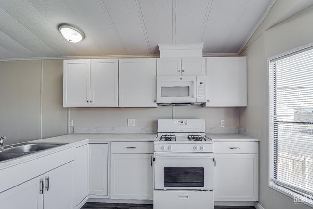 14035 Rosedale Highway 66, Bakersfield, CA 93314