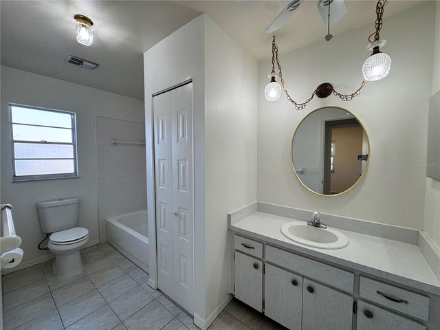 1008 YELLOWBIRD PLACE, Sun City Center, FL 33573