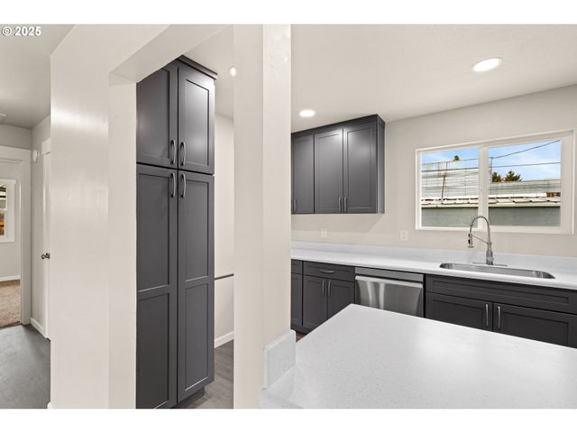 260 Sw FORD Ave, Winston, OR 97496